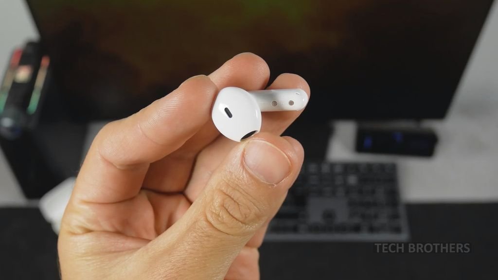 Redmi Buds 6S charging contacts